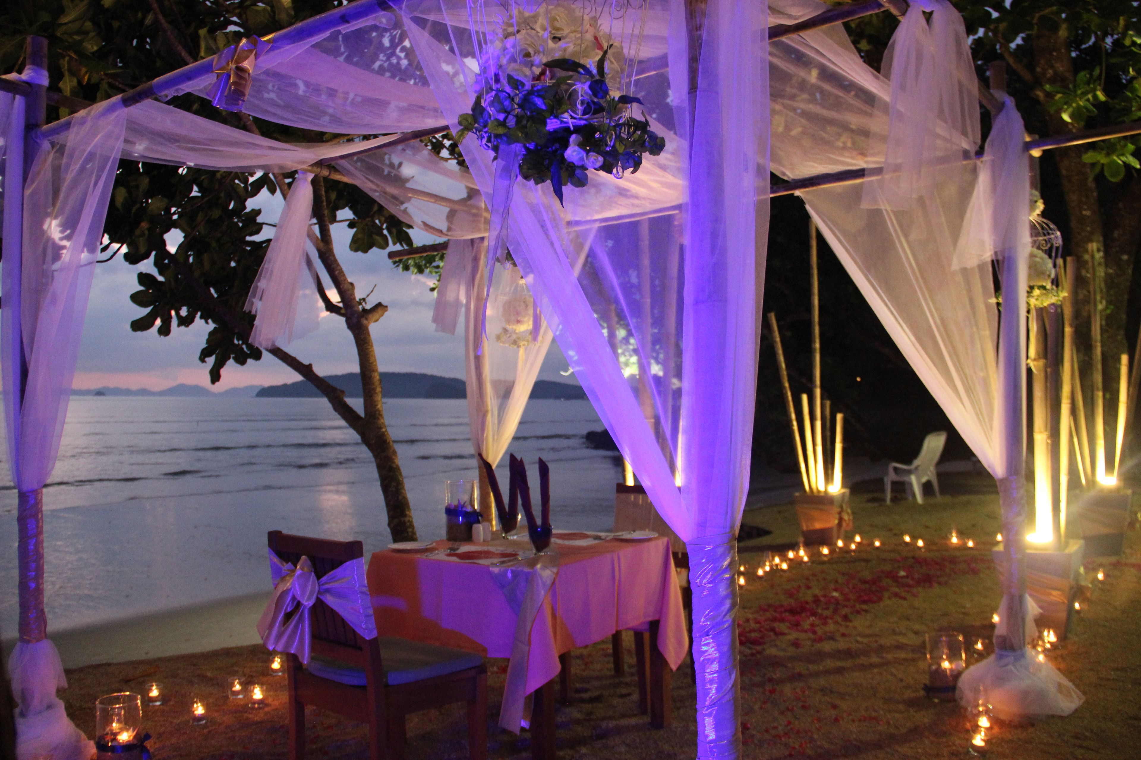 2 restaurants, breakfast, lunch, dinner served; sushi