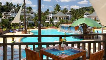 2 restaurants, breakfast, lunch, dinner served; sushi