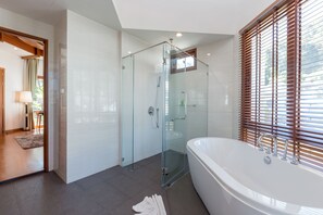 Luxury Grand Pool | Bathroom | Eco-friendly toiletries, hair dryer, bathrobes, slippers