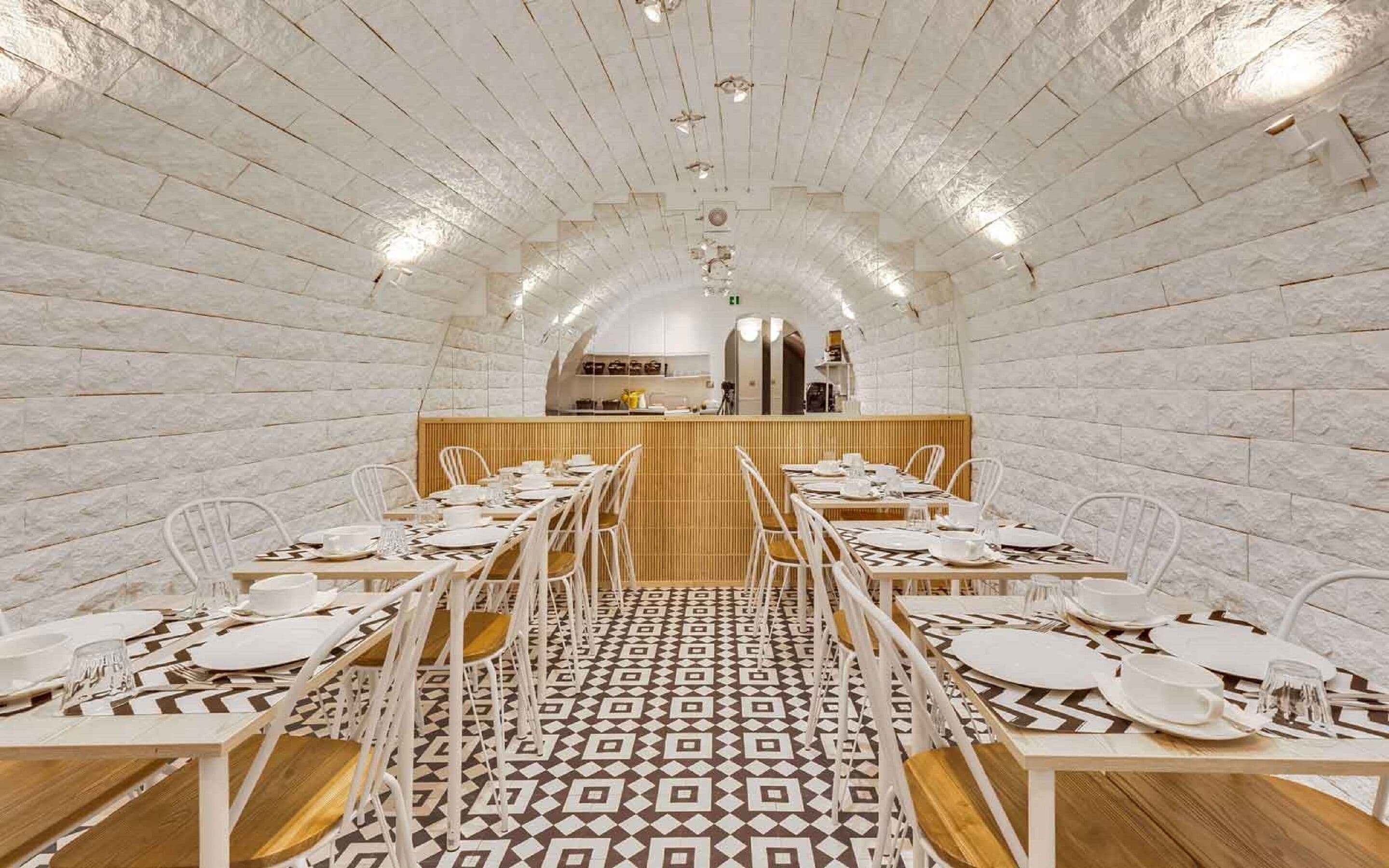 Dagelijks ontbijtbuffet (EUR 12 per persoon)