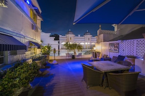 Sun deck