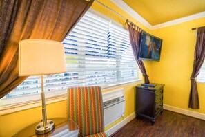 Premium bedding, individually decorated, individually furnished - Pegasus International Hotel (Key West)