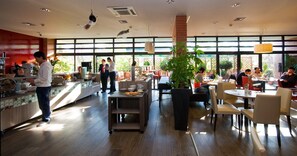 Almoço e jantar, culinária internacional