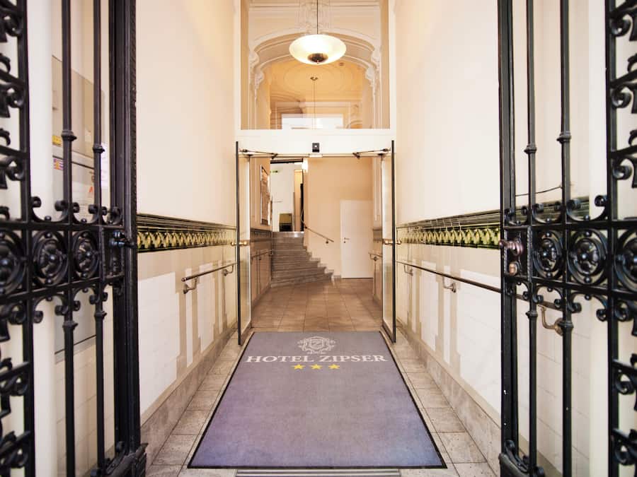 Entrada de la propiedad