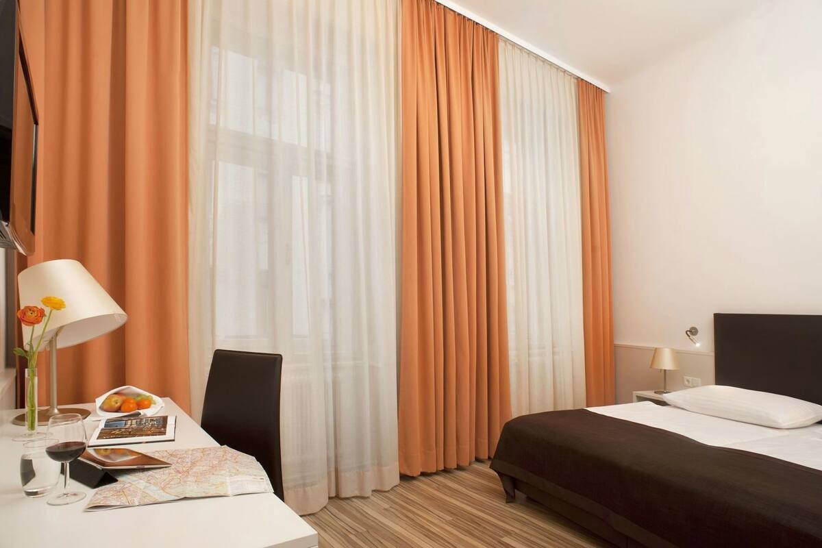 Premium bedding, in-room safe, desk, laptop workspace