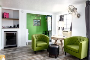 Chambre Classique | Coin séjour