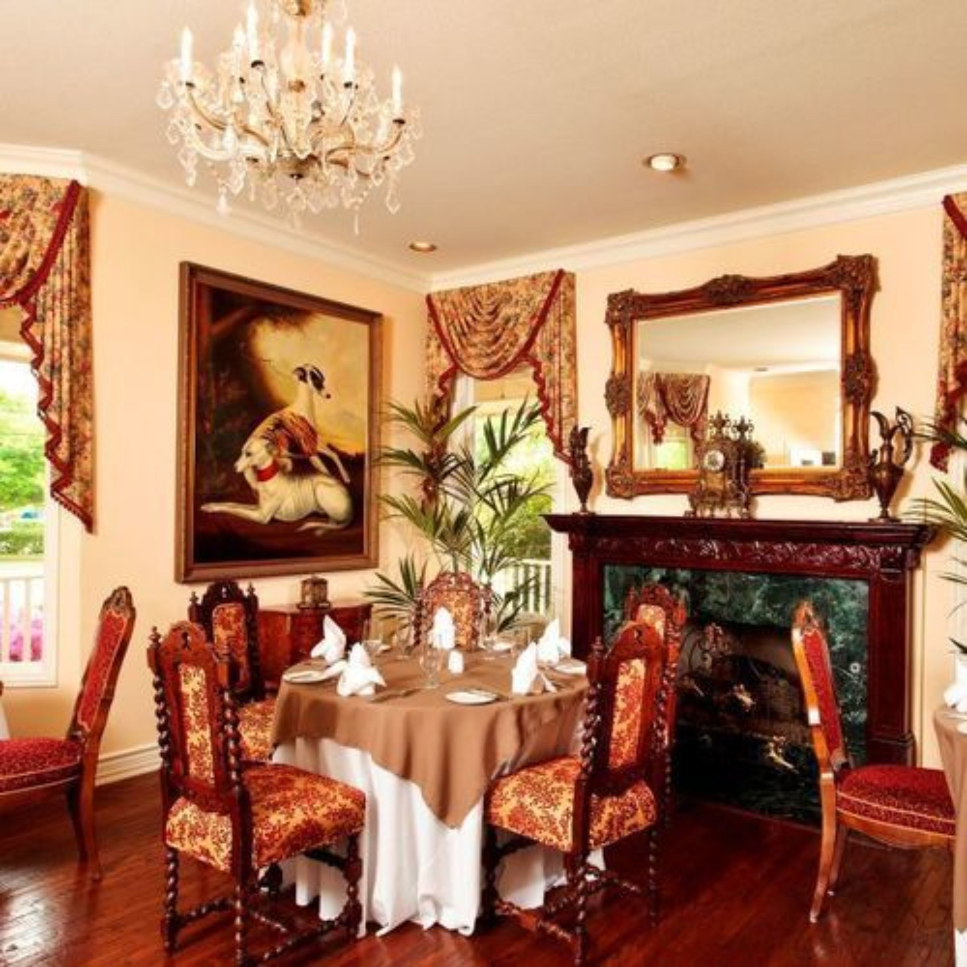 Lunch, dinner, brunch served; American cuisine 