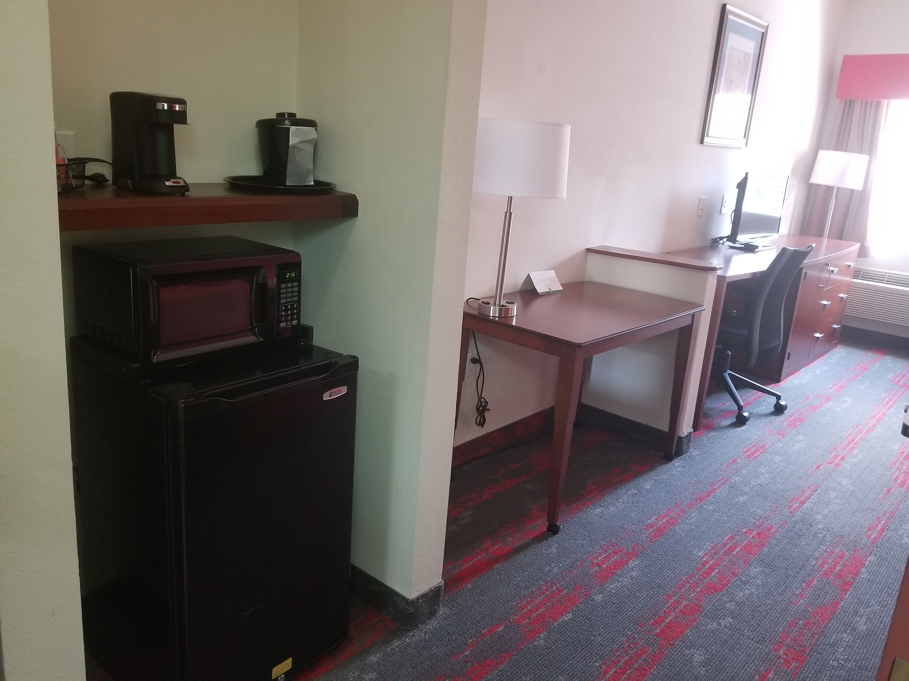 in-room safe, desk, laptop workspace, blackout curtains