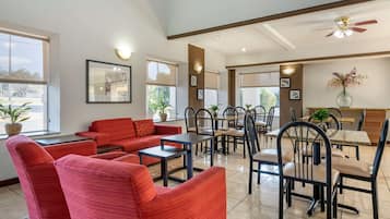 Free daily continental breakfast