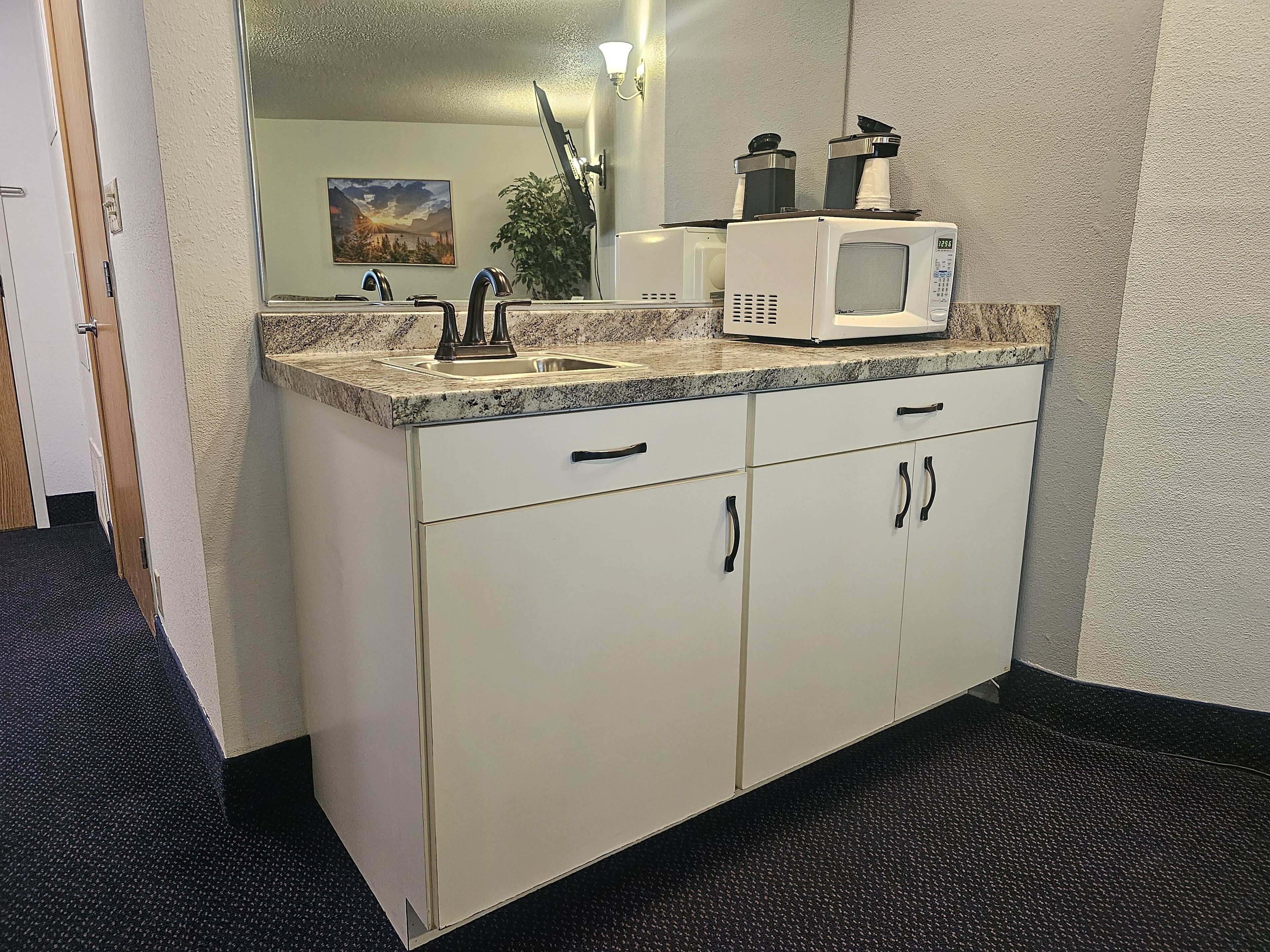 suite, 1 king bed with sofa bed, non smoking | living area | 43-inch tv with cable channels