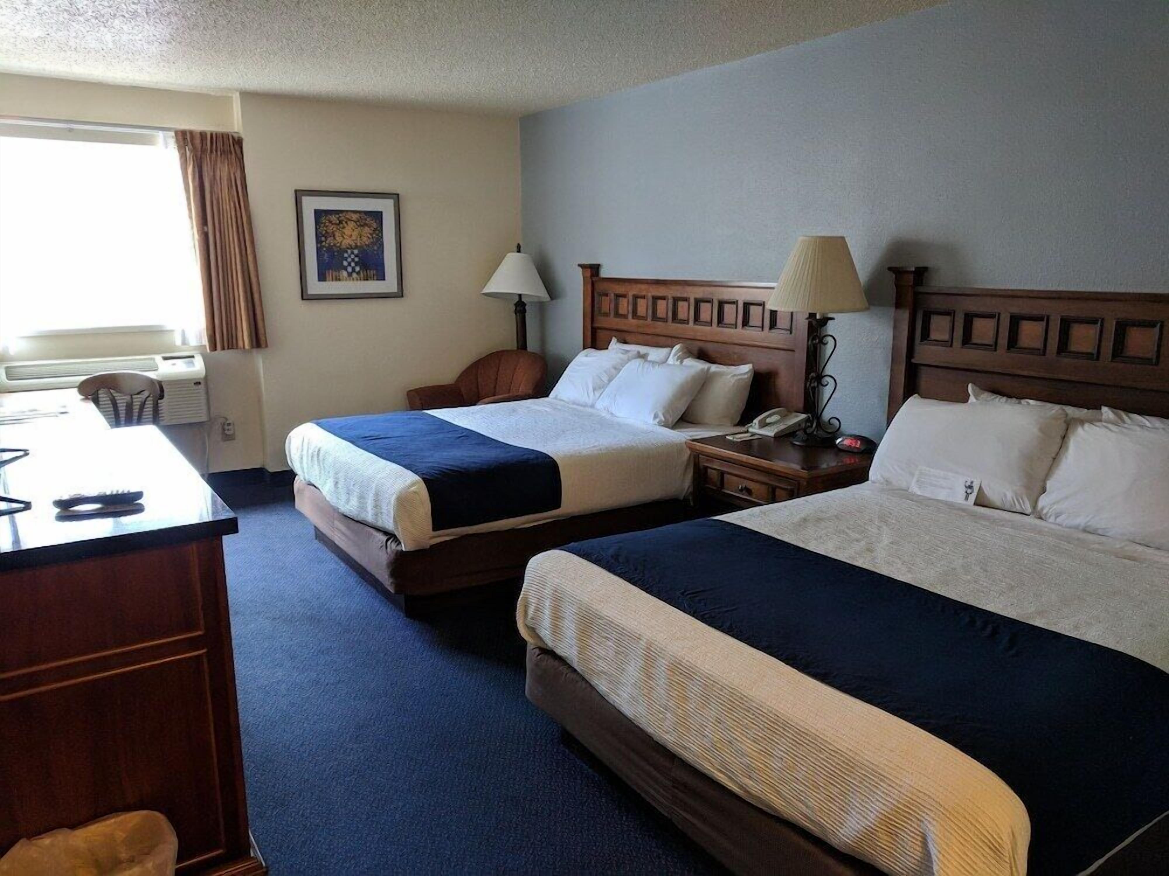 Desk, free cribs/infant beds, rollaway beds, free WiFi