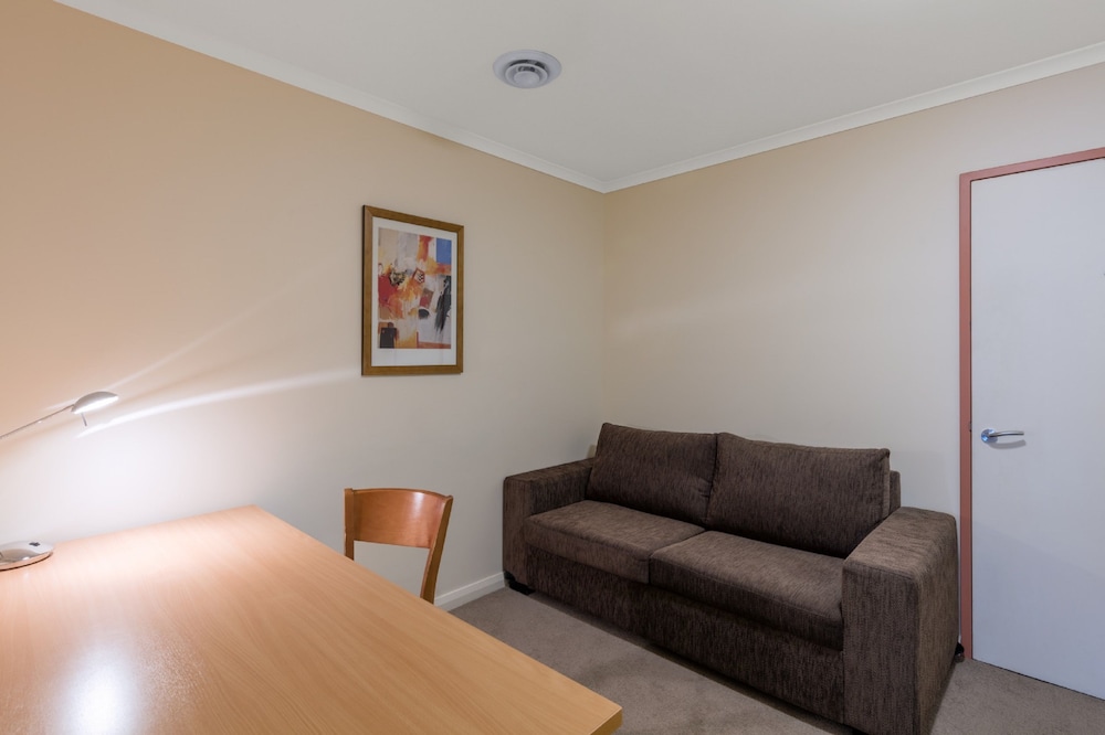 Nesuto Canberra Apartment Hotel by null