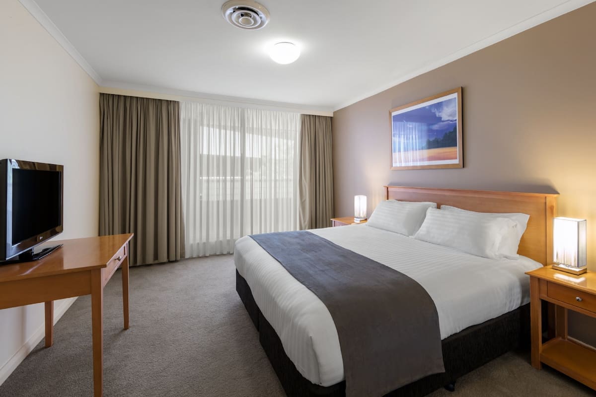 Two Bedroom Apartment with Kitchen | 1 bedroom, laptop workspace, blackout curtains, iron/ironing board