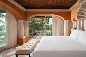 In-room safe, laptop workspace, soundproofing, free WiFi - Eurostars Hacienda Vista Real Hotel (Playa del Carmen)