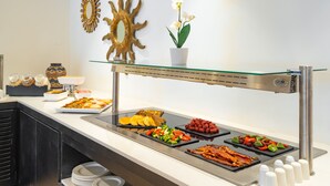 Sarapan prasmanan
