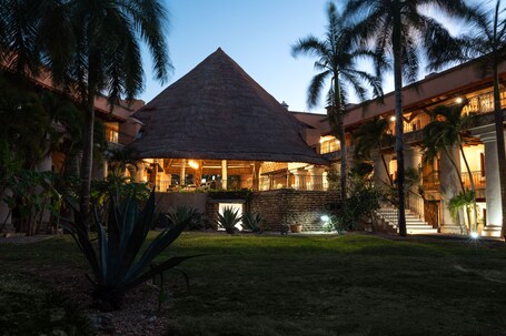 Fachada de la propiedad