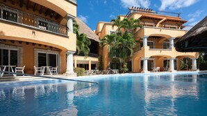 Kolam renang outdoor