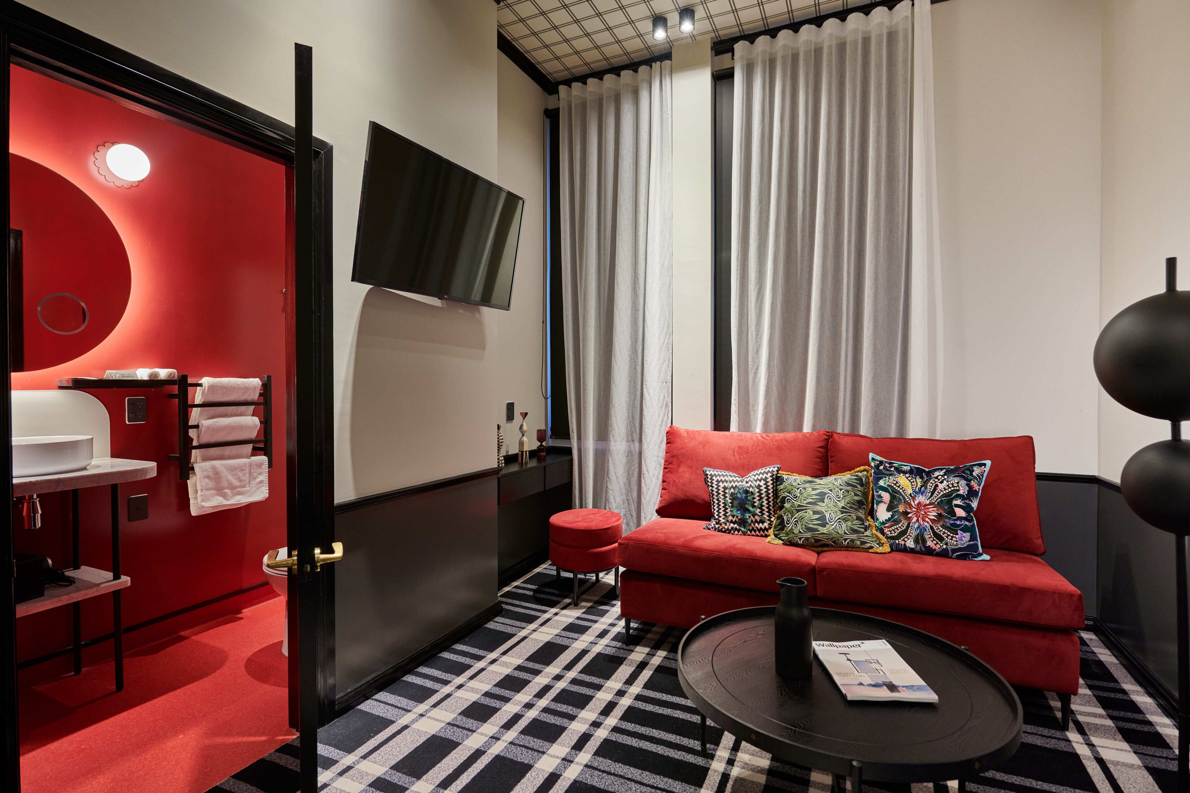 junior suite | living room | 32-inch lcd tv with digital channels, tv, netflix