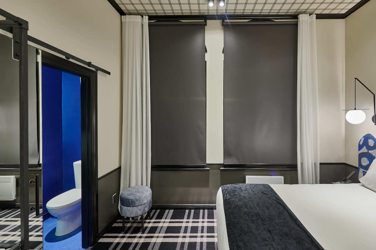 zing queen | in-room safe, individually decorated, individually furnished