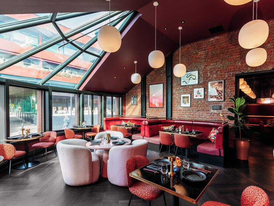 Daily buffet breakfast (NZD 35 per person)