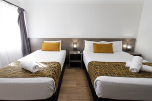 Queen Twin Executive - The Stirling Motel (Rockhampton)