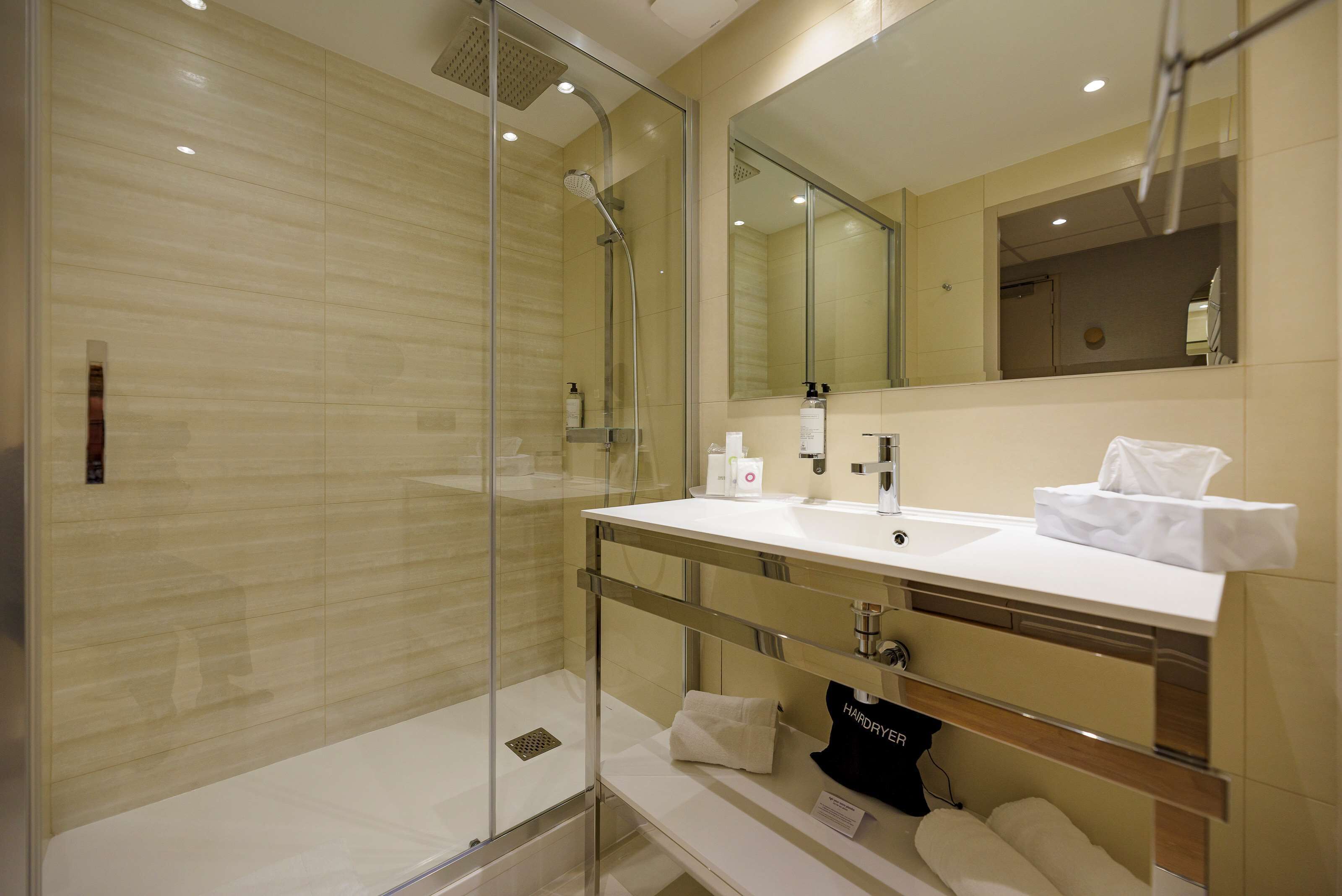 shower, rainfall showerhead, free toiletries, hair dryer