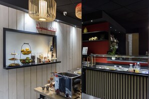 Daily buffet breakfast for a fee - Best Western Montecristo (Bastia)