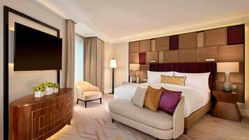 Deluxe-Suite, 1 Schlafzimmer | Hochwertige Bettwaren, Daunenbettdecken, Pillowtop-Betten, Minibar