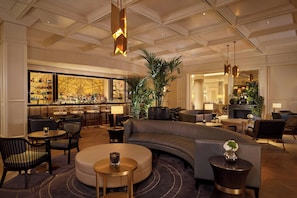 2 restaurants; breakfast, lunch, dinner, and brunch served - The Ritz-Carlton, Berlin (Berlin)