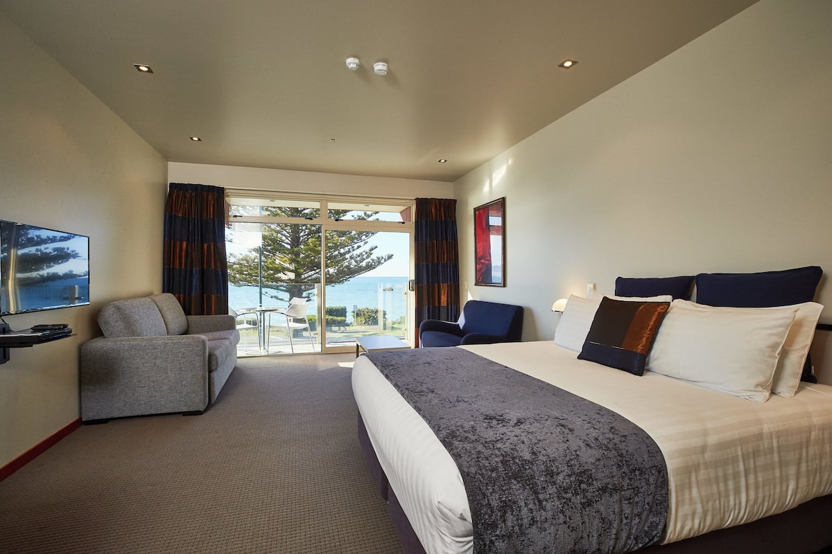 Premium bedding, blackout curtains, iron/ironing board, free WiFi
