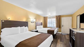 Habitación, 2 camas de matrimonio, no fumadores | Escritorio, tabla de planchar con plancha, cunas (de pago)