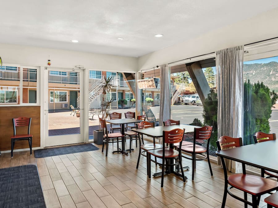 Café da manhã continental grátis todos os dias