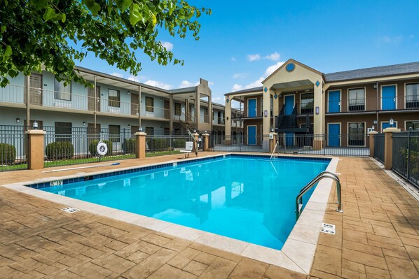 Seasonal outdoor pool, sun loungers