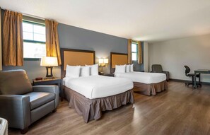 Deluxe Studio, Multiple Beds, Non Smoking | Desk, blackout drapes, iron/ironing board, free WiFi