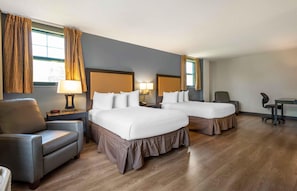 Deluxe Studio, Multiple Beds, Non Smoking | Desk, blackout drapes, iron/ironing board, free WiFi