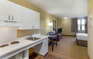 Desk, blackout drapes, iron/ironing board, free WiFi - Extended Stay America Suites Lynchburg University Blvd (Lynchburg)