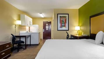 مكتب وستائر تعتيم ومكواة/لوح كي وواي فاي مجانًا