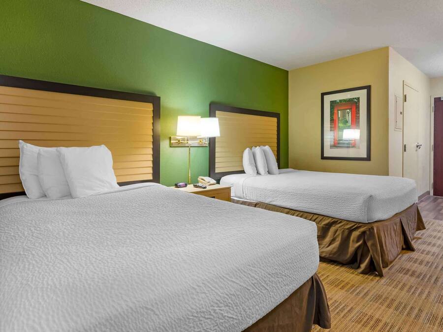 Studio, 2 Double Beds, Non Smoking | Desk, blackout drapes, iron/ironing board, free WiFi