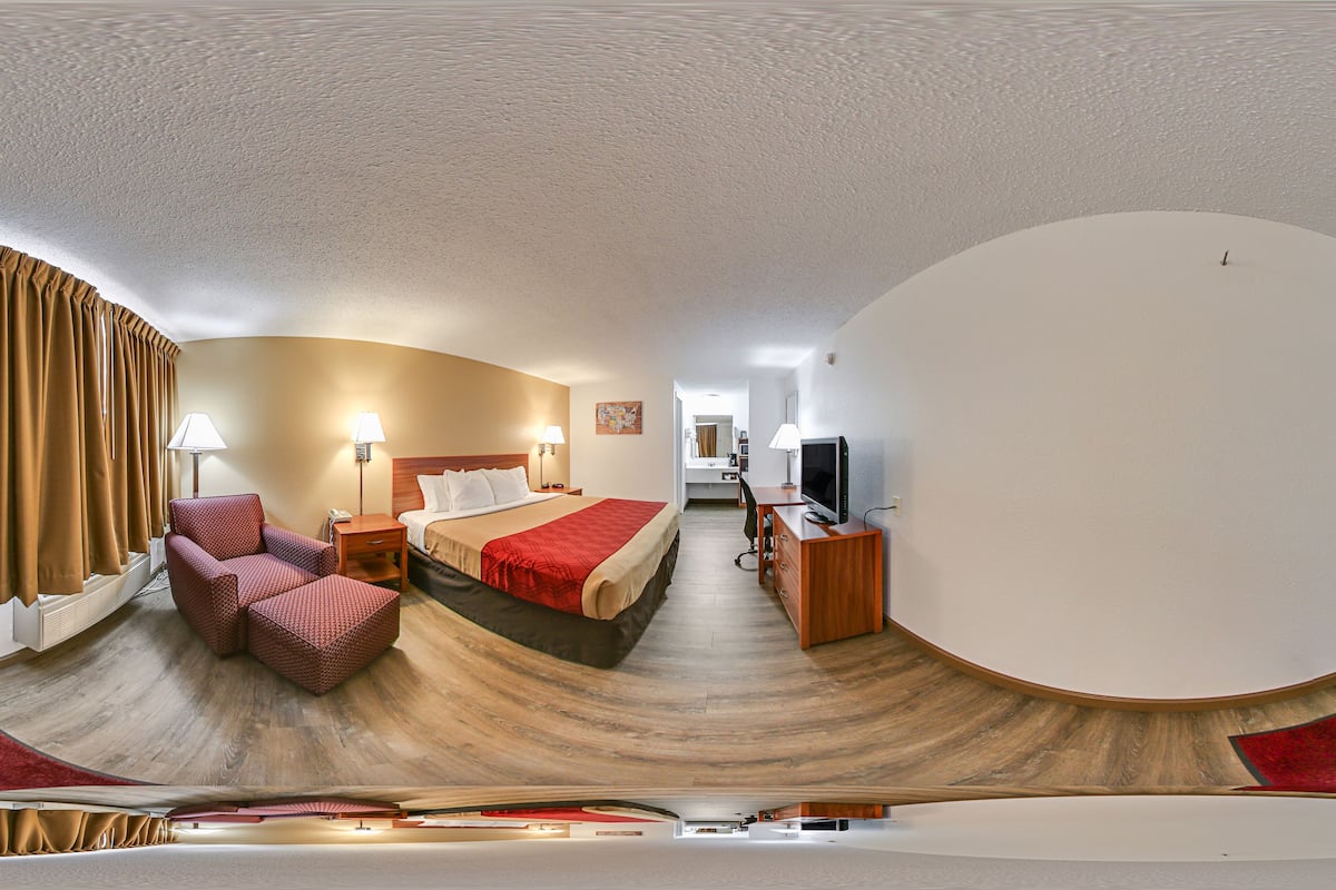 premium bedding, individually decorated, individually furnished, desk