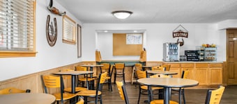 Econo Lodge Miles City I-94