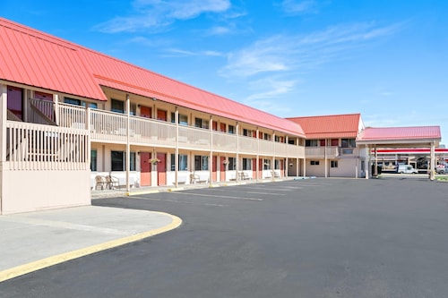 Econo Lodge Miles City I-94