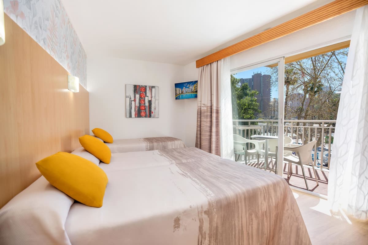 In-room safe, desk, free WiFi, bed sheets