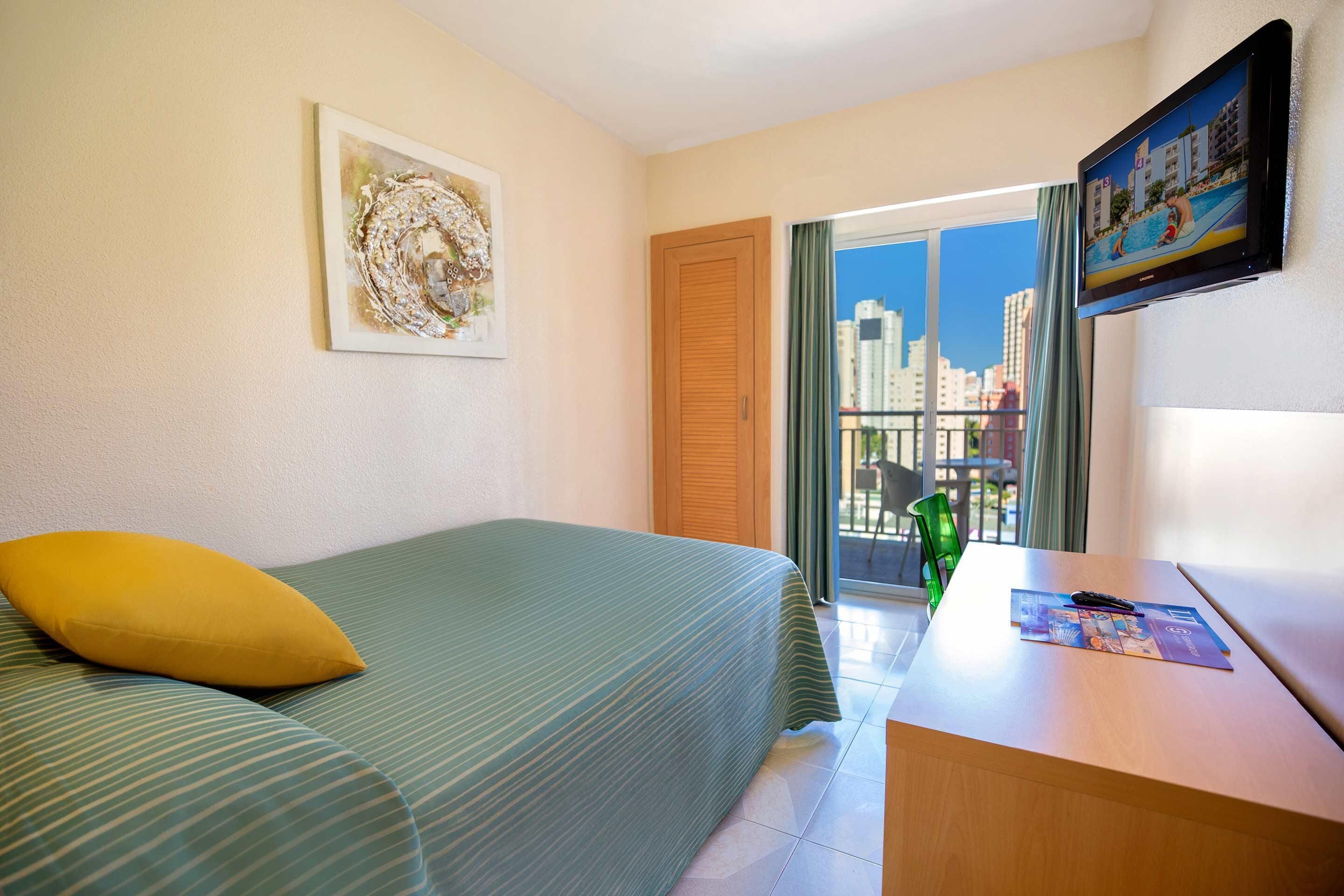 Chambre Simple, balcon, vue ville