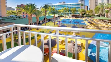 Frokost, lunsj og middag serveres, internasjonale retter