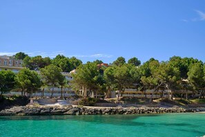 Plage, yoga sur la plage