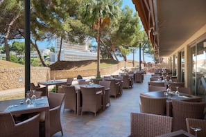 2 Restaurants, Frühstück, Mittagessen, Abendessen, mediterrane Küche