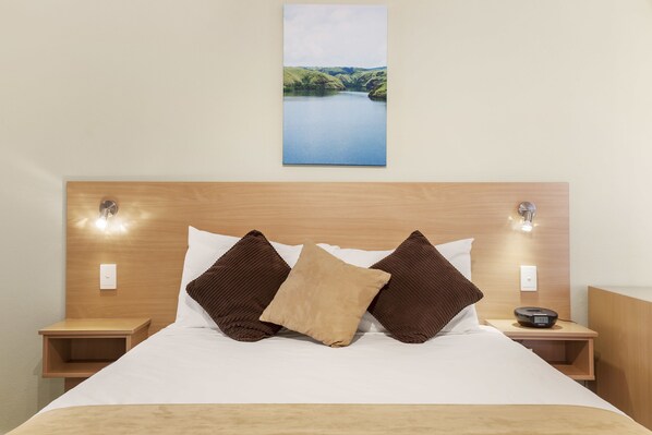 Ropa de cama hipoalergénica, escritorio y cortinas blackout 