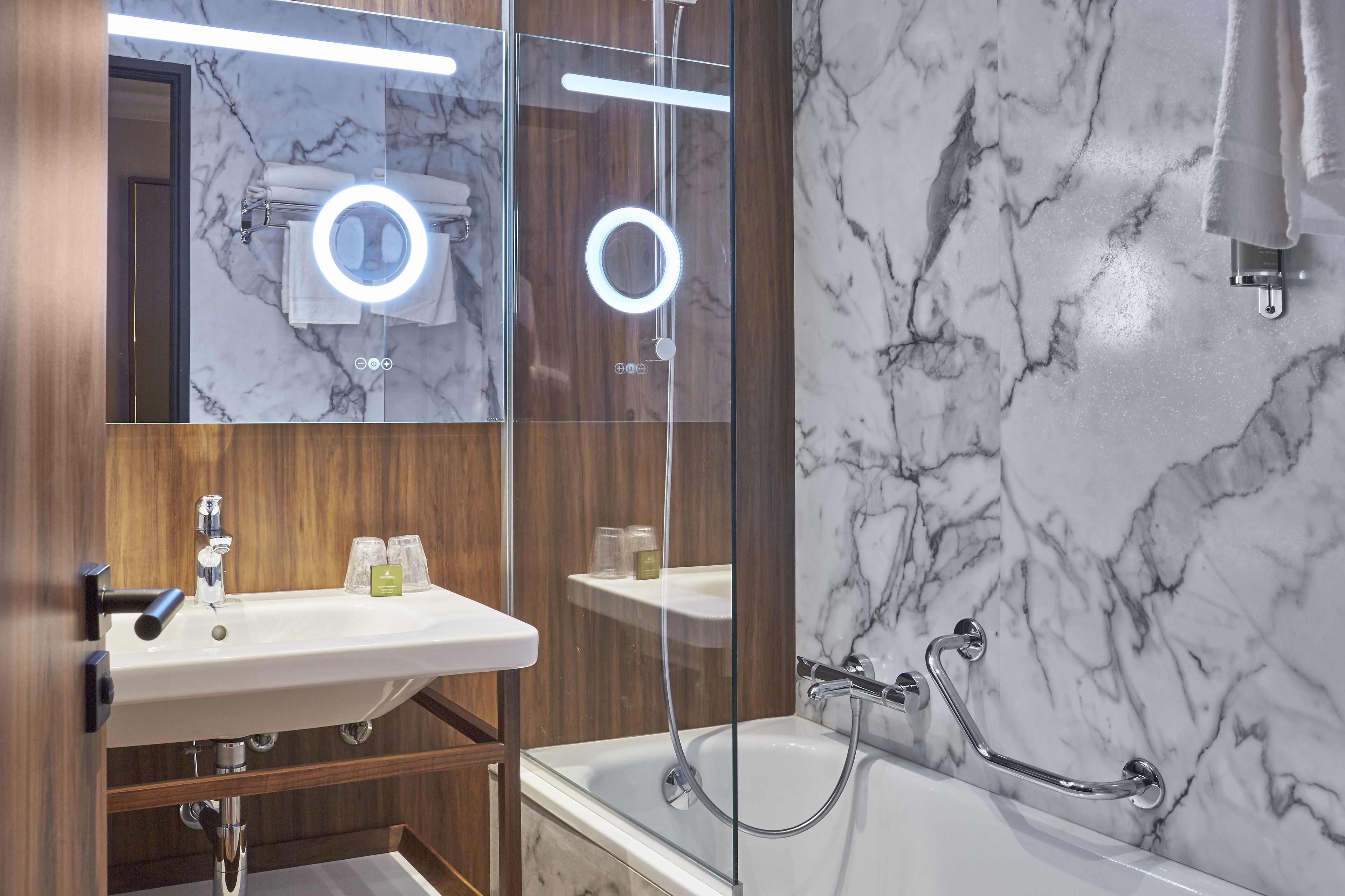 combined shower/bathtub, free toiletries, hair dryer, towels