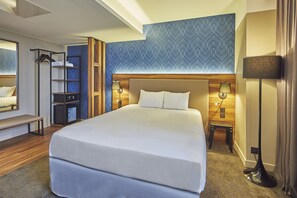 Standard Double Room | Premium bedding, in-room safe, desk, blackout drapes