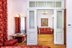 Suite | Minibar, caja fuerte, sistema de insonorización